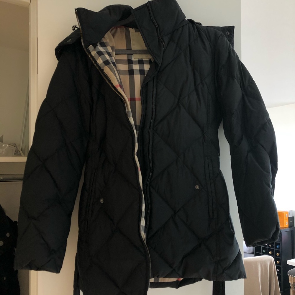 Burberry puffer coat with hood and belt, size M